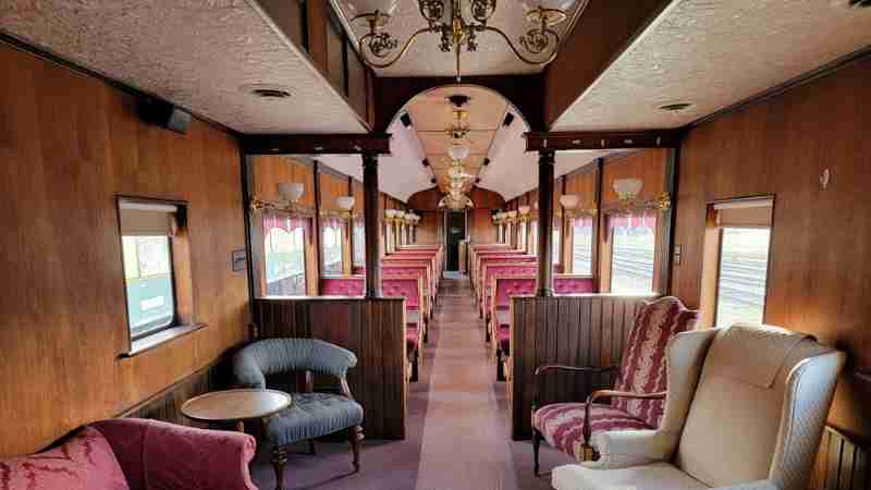 and in luxury train w h, tags: wiederbelebung - images.pexels.com